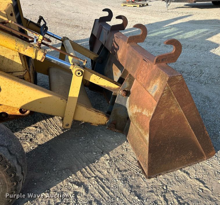 image for item DS6346 Ford 655A  backhoe
