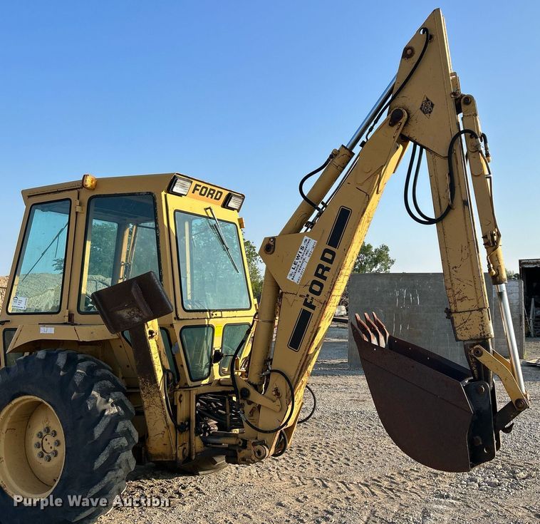 image for item DS6346 Ford 655A  backhoe