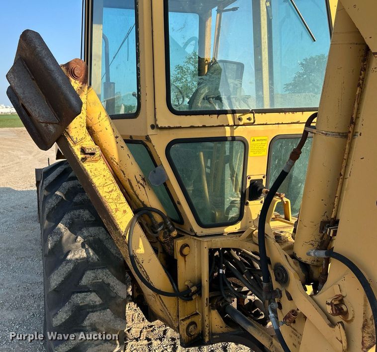 image for item DS6346 Ford 655A  backhoe