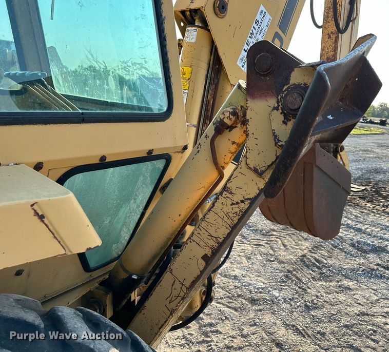 image for item DS6346 Ford 655A  backhoe