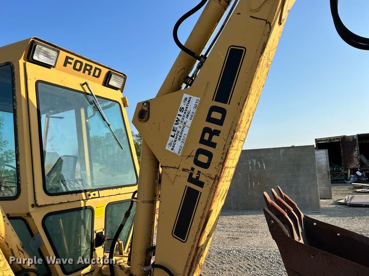 image for item DS6346 Ford 655A  backhoe