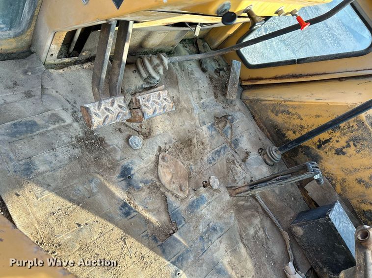 image for item DS6346 Ford 655A  backhoe