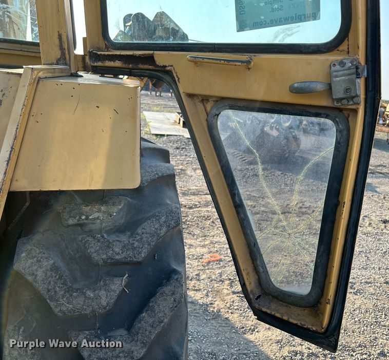 image for item DS6346 Ford 655A  backhoe