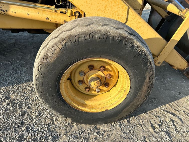 image for item DS6346 Ford 655A  backhoe