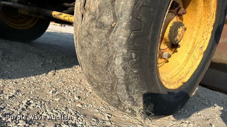 image for item DS6346 Ford 655A  backhoe