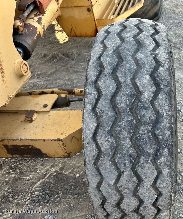 image for item DS6346 Ford 655A  backhoe