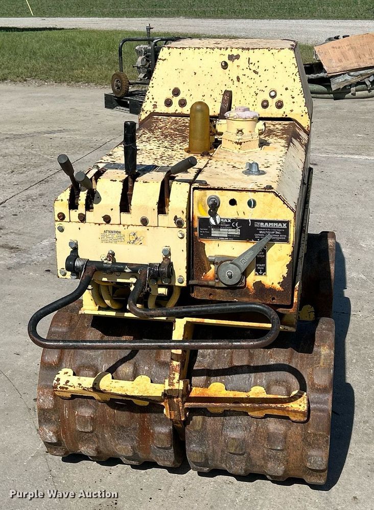 image for item DS6352 2000 Rammax P33/24  trench compactor