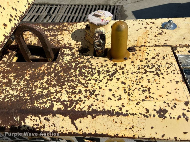 image for item DS6352 2000 Rammax P33/24  trench compactor