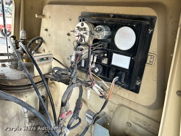 image for item DS6353 2005 Ingersoll Rand P185WJD  air compressor