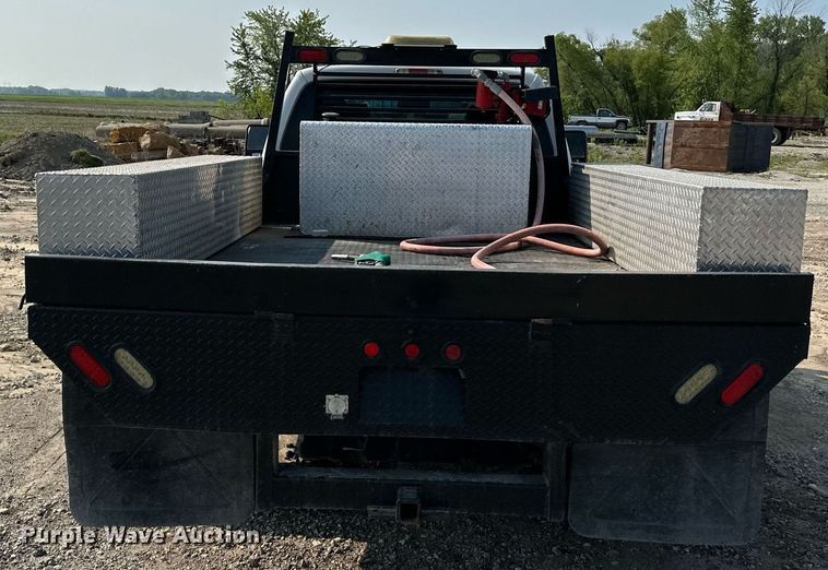 image for item DS6354 2015 Ford F350 Super Duty  SuperCab flatbed pickup truck