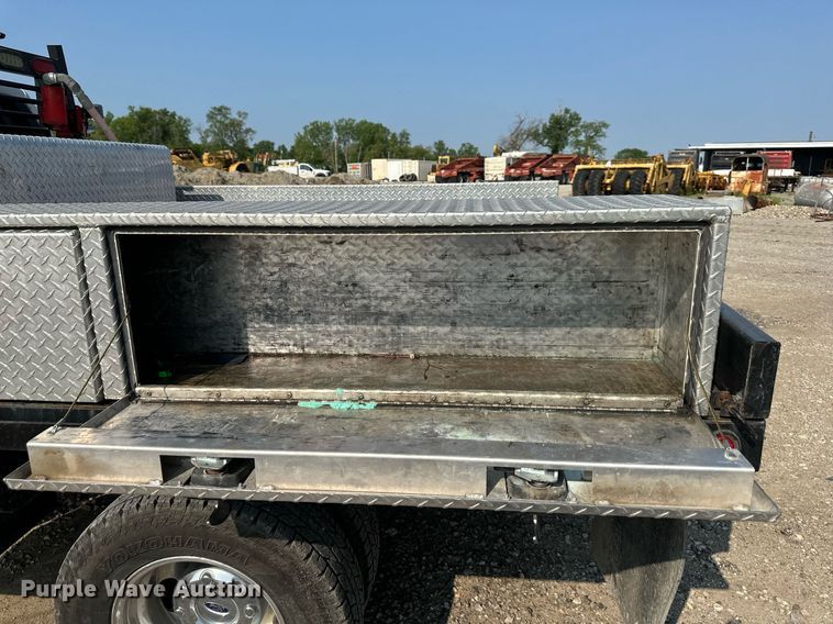 image for item DS6354 2015 Ford F350 Super Duty  SuperCab flatbed pickup truck