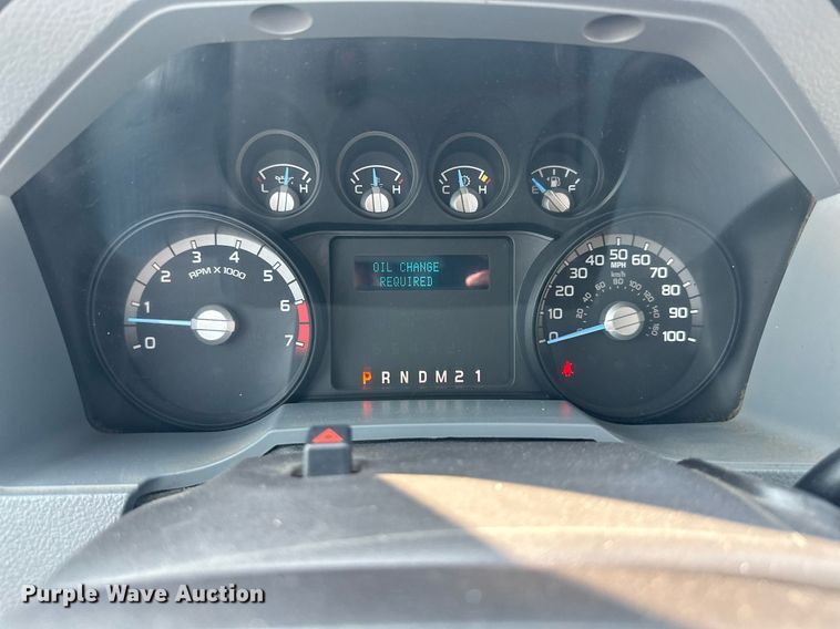 image for item DS6354 2015 Ford F350 Super Duty  SuperCab flatbed pickup truck