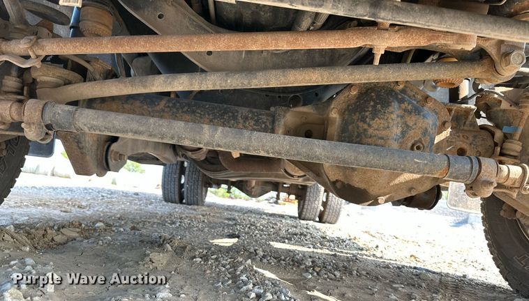 image for item DS6354 2015 Ford F350 Super Duty  SuperCab flatbed pickup truck