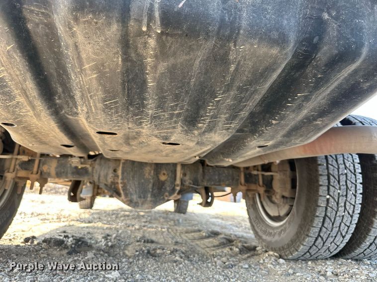 image for item DS6354 2015 Ford F350 Super Duty  SuperCab flatbed pickup truck