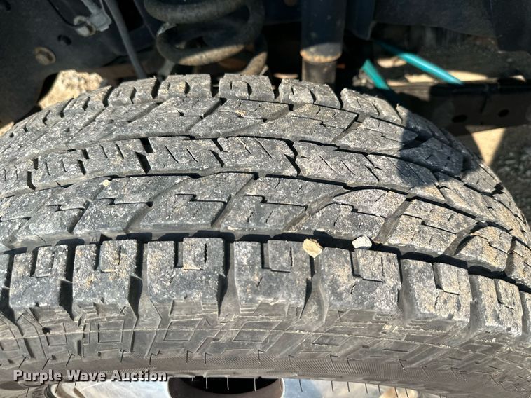 image for item DS6354 2015 Ford F350 Super Duty  SuperCab flatbed pickup truck