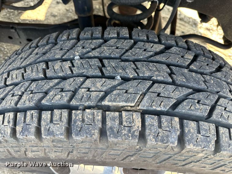 image for item DS6354 2015 Ford F350 Super Duty  SuperCab flatbed pickup truck