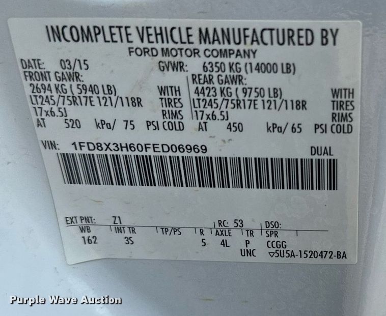 image for item DS6354 2015 Ford F350 Super Duty  SuperCab flatbed pickup truck