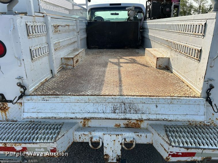 image for item DS6355 2008 Ford F550 Super Duty XL  utility / service truck