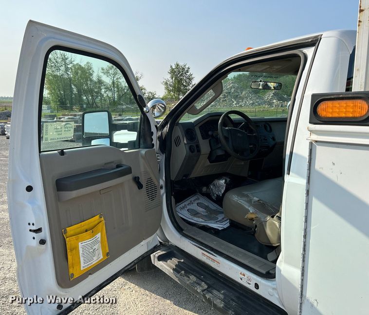 image for item DS6355 2008 Ford F550 Super Duty XL  utility / service truck
