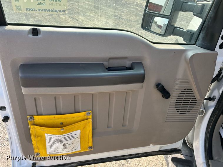 image for item DS6355 2008 Ford F550 Super Duty XL  utility / service truck