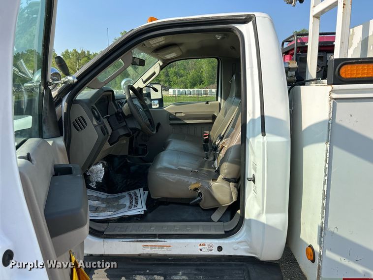 image for item DS6355 2008 Ford F550 Super Duty XL  utility / service truck