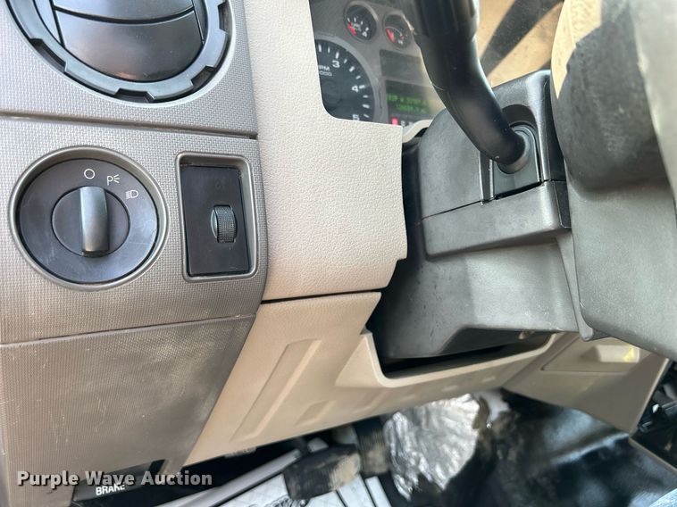 image for item DS6355 2008 Ford F550 Super Duty XL  utility / service truck