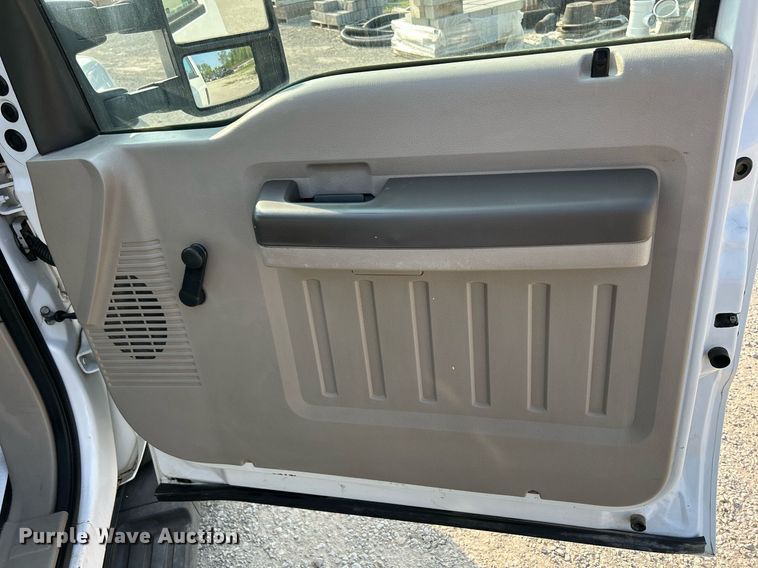 image for item DS6355 2008 Ford F550 Super Duty XL  utility / service truck