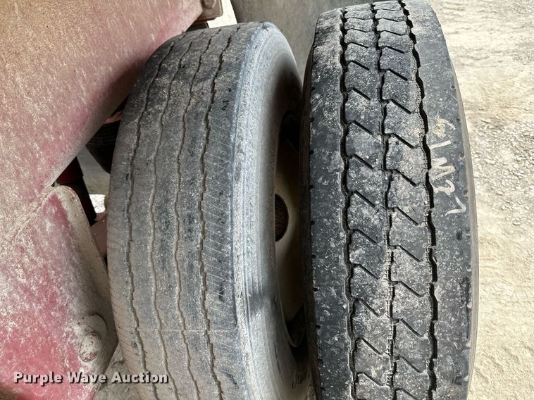 image for item DS6357 1996 Midland MG40CLAM  bottom dump trailer