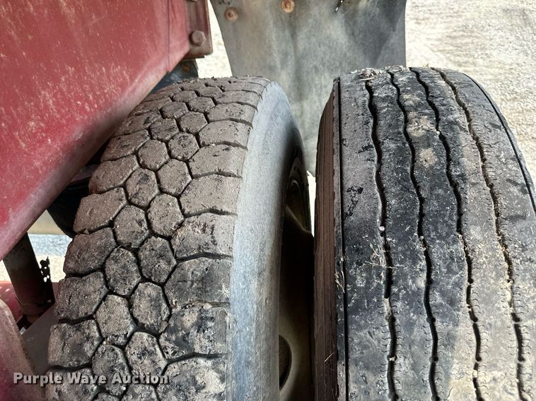 image for item DS6358 1996 Midland MG40CLAM  bottom dump trailer