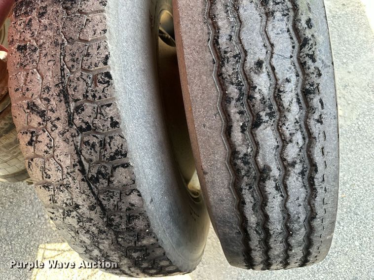 image for item DS6358 1996 Midland MG40CLAM  bottom dump trailer