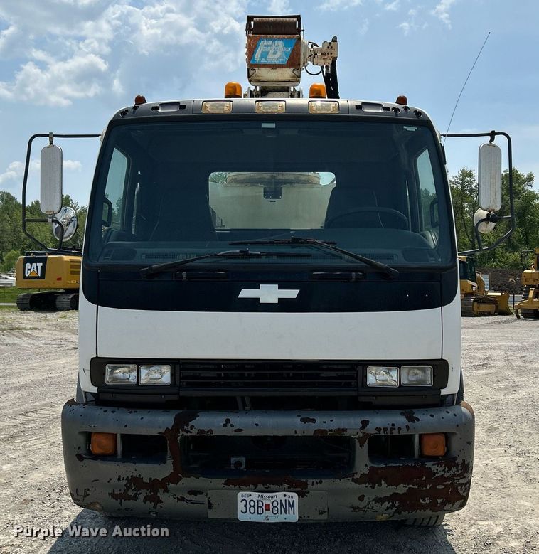 image for item DS6360 2000 Chevrolet T8500  crane truck