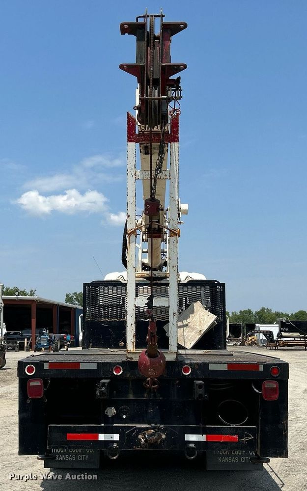 image for item DS6360 2000 Chevrolet T8500  crane truck