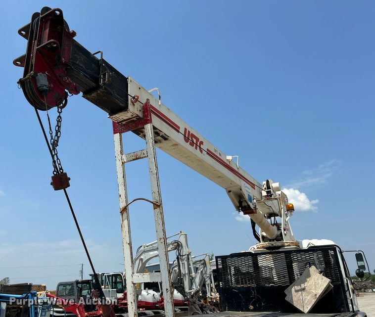 image for item DS6360 2000 Chevrolet T8500  crane truck