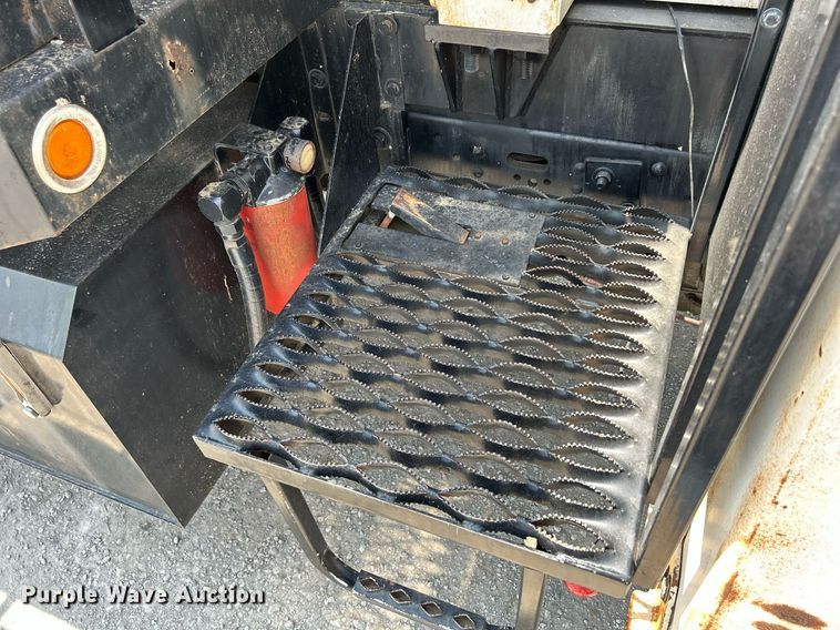 image for item DS6360 2000 Chevrolet T8500  crane truck