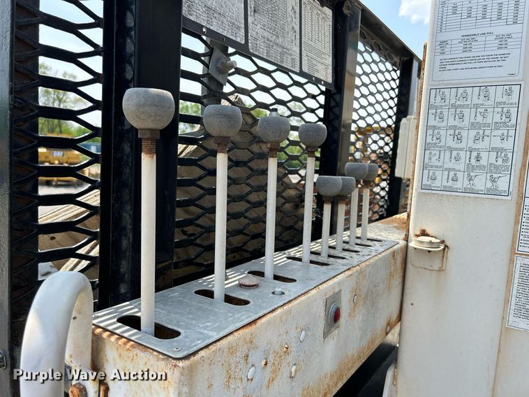 image for item DS6360 2000 Chevrolet T8500  crane truck