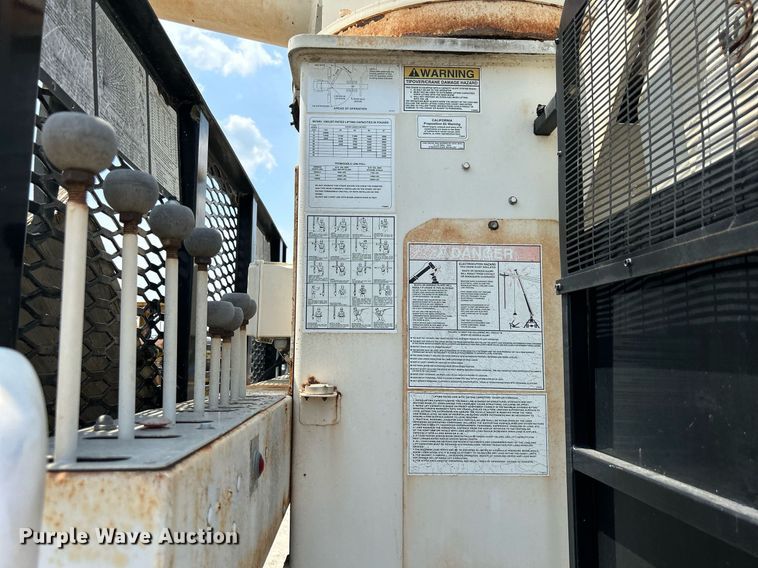 image for item DS6360 2000 Chevrolet T8500  crane truck