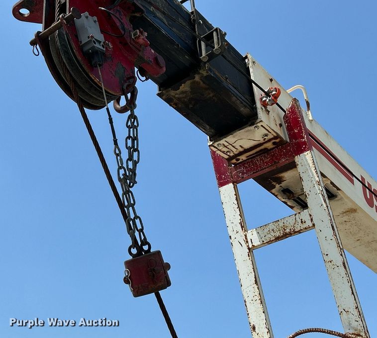 image for item DS6360 2000 Chevrolet T8500  crane truck