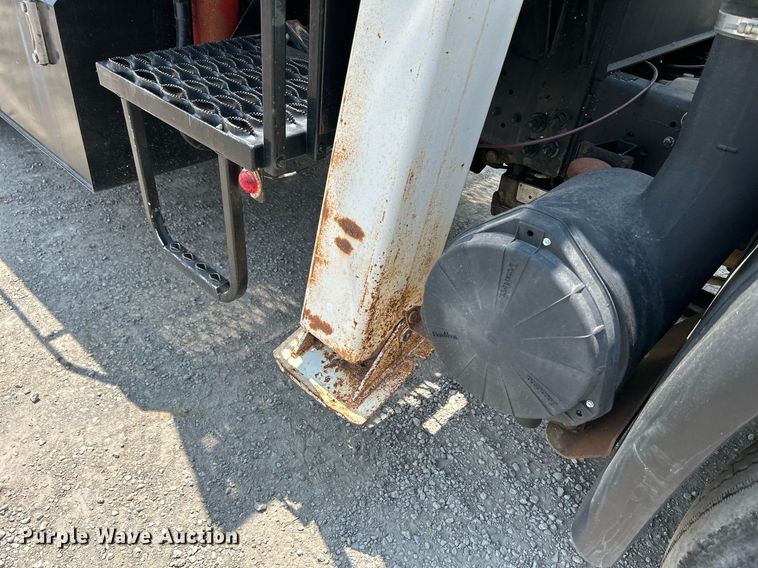 image for item DS6360 2000 Chevrolet T8500  crane truck