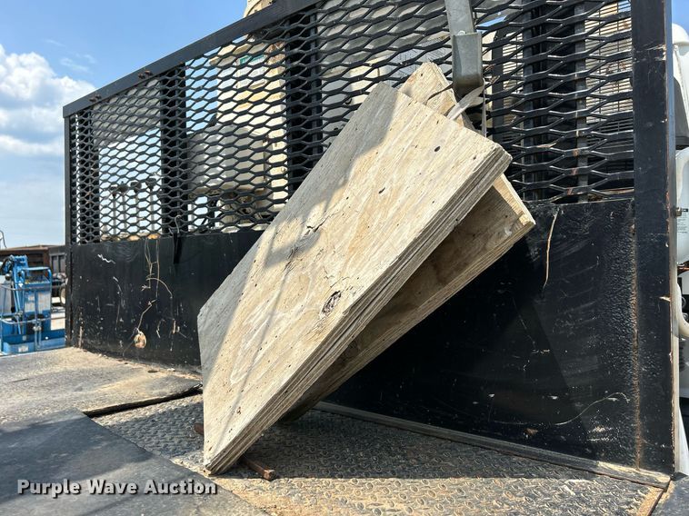 image for item DS6360 2000 Chevrolet T8500  crane truck