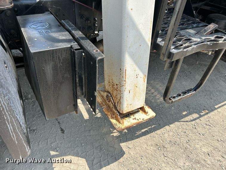 image for item DS6360 2000 Chevrolet T8500  crane truck