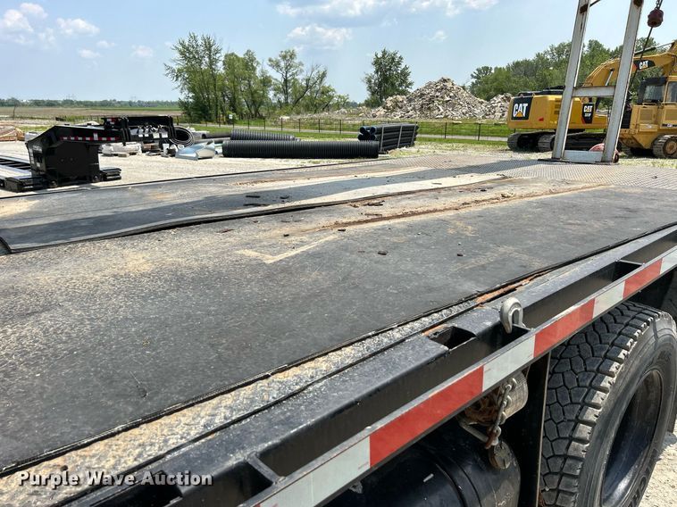 image for item DS6360 2000 Chevrolet T8500  crane truck