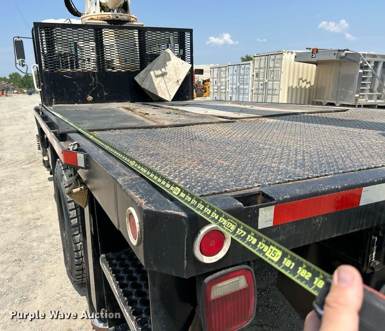 image for item DS6360 2000 Chevrolet T8500  crane truck