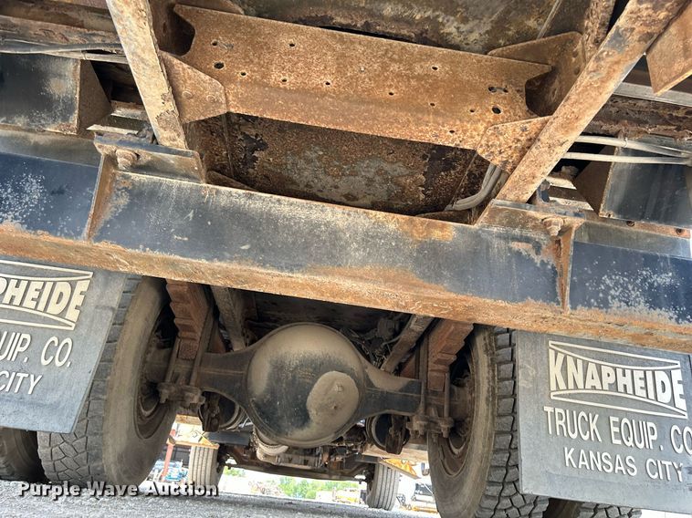 image for item DS6360 2000 Chevrolet T8500  crane truck