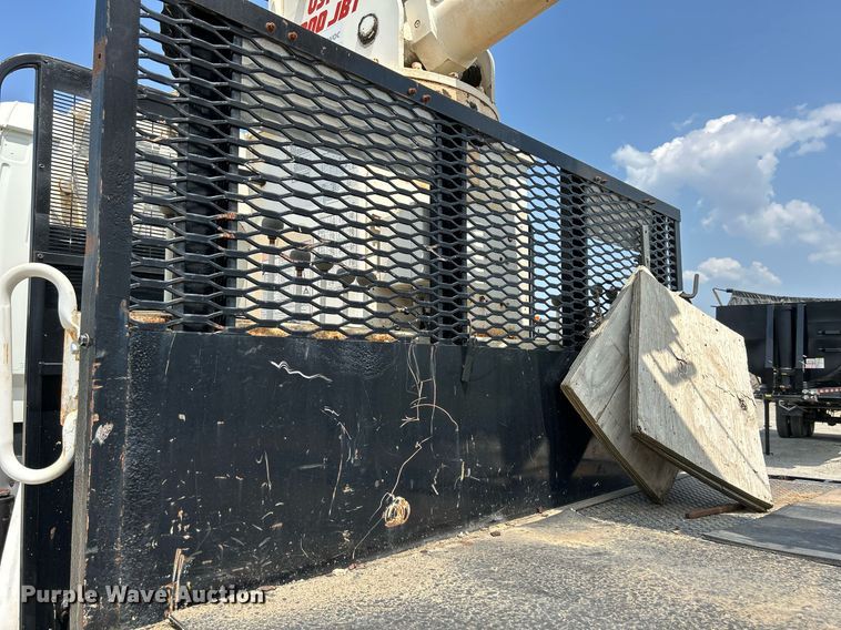 image for item DS6360 2000 Chevrolet T8500  crane truck