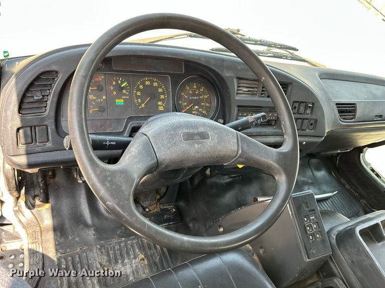 image for item DS6360 2000 Chevrolet T8500  crane truck