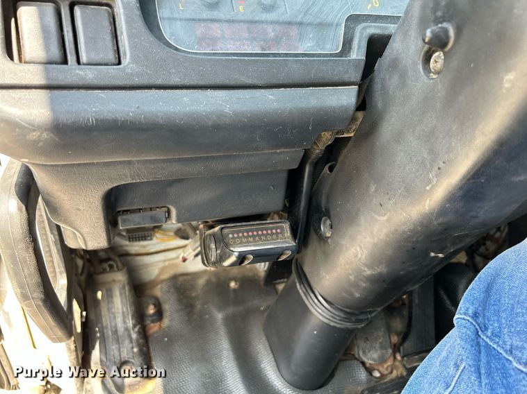 image for item DS6360 2000 Chevrolet T8500  crane truck