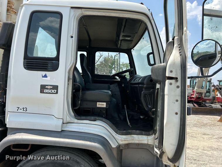 image for item DS6360 2000 Chevrolet T8500  crane truck