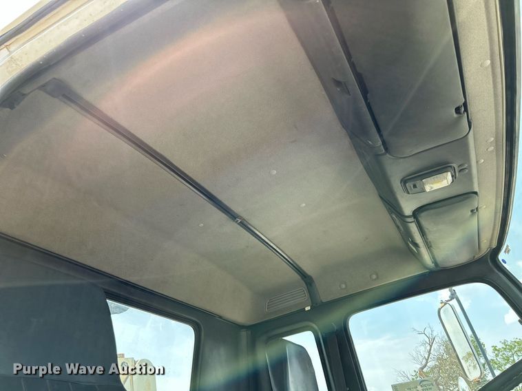 image for item DS6360 2000 Chevrolet T8500  crane truck