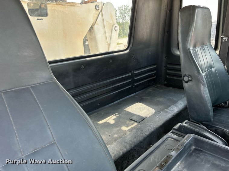 image for item DS6360 2000 Chevrolet T8500  crane truck