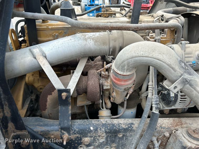 image for item DS6360 2000 Chevrolet T8500  crane truck